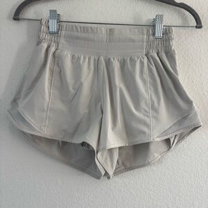 Lululemon Women’s Hotty Hot Short Light Grey Size 4